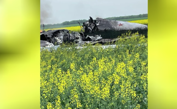 Ukrán hírszerzés: az ukrán erők lőtték le az orosz bombázót - Videó