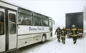 Jelentős késéssel közlekednek a Veszprém megyei buszok