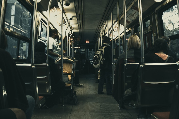 Egyszerűbbé és fenntarthatóbbá válik a közösségi közlekedés