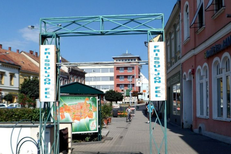 Párakapu Tapolcán…