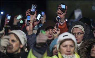 Mintegy ezren emlékeztek a Malévra a Hősök terén