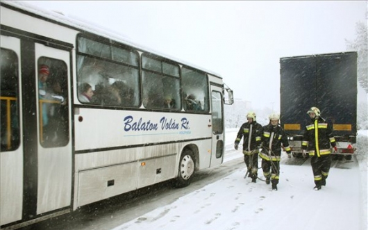 Jelentős késéssel közlekednek a Veszprém megyei buszok