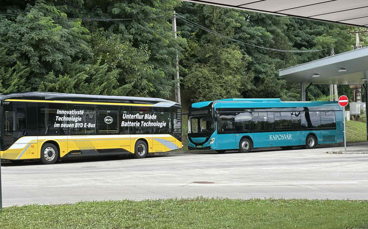 Magyar város, ahol 100 százalékban elektromos járművekkel biztosítják a tömegközlekedést, és önvezető autóbusz jár