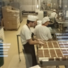 Tapolcai katolikus iskolások a Zotter csokigyárban