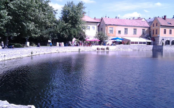 Mindig hang(ulat)os Tópart