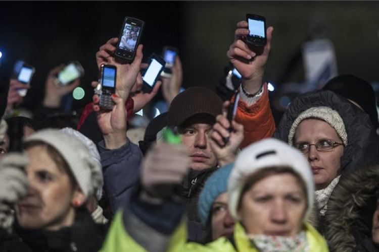 Mintegy ezren emlékeztek a Malévra a Hősök terén