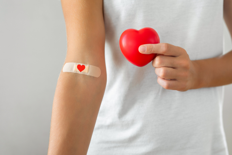 Országos RedSaturday véradó napokat tart az OVSZ