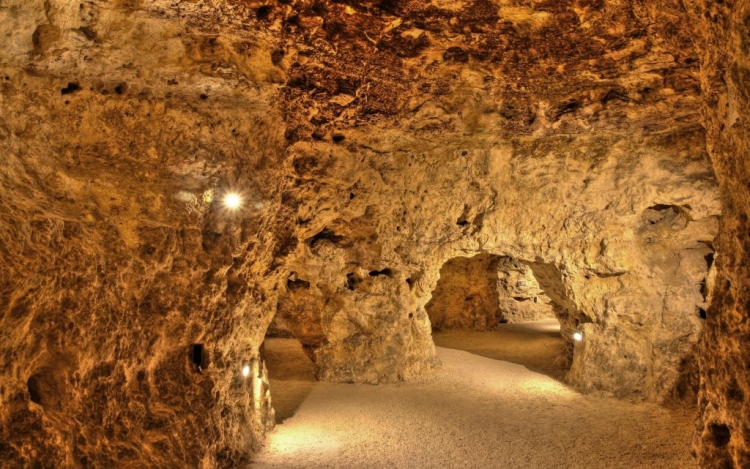 Szeptember végén bezár a Tapolcai-tavasbarlang, kezdődik a látogatóközpont építése