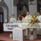 „Én vagyok a szőlőtő, ti a szőlővesszők. Aki bennem marad, s én benne, az bő termést hoz.