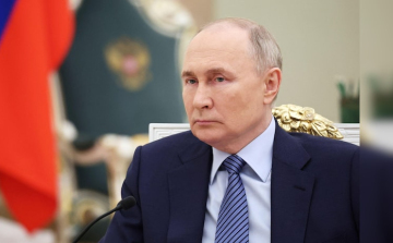 Donald Trump: Vlagyimir Putyin választ fog adni az orosz repülőterek elleni támadásra